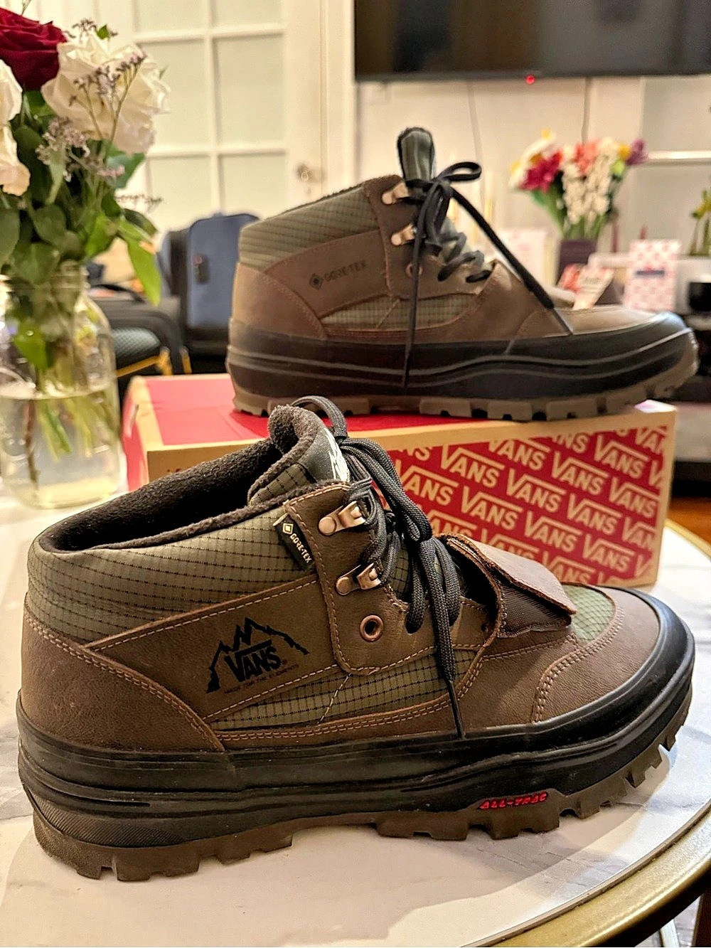 Vans MTE Mountain Mid Gore-Tex Brown US 12 Like New